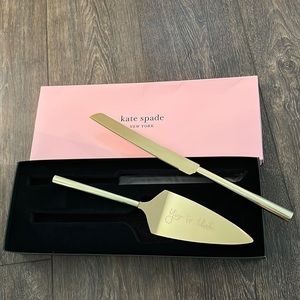 Kate Spade yellow gold “Yes to that” cake knife set